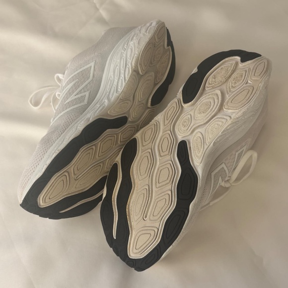 New Balance white fresh foam women's running shoes - Picture 5 of 7